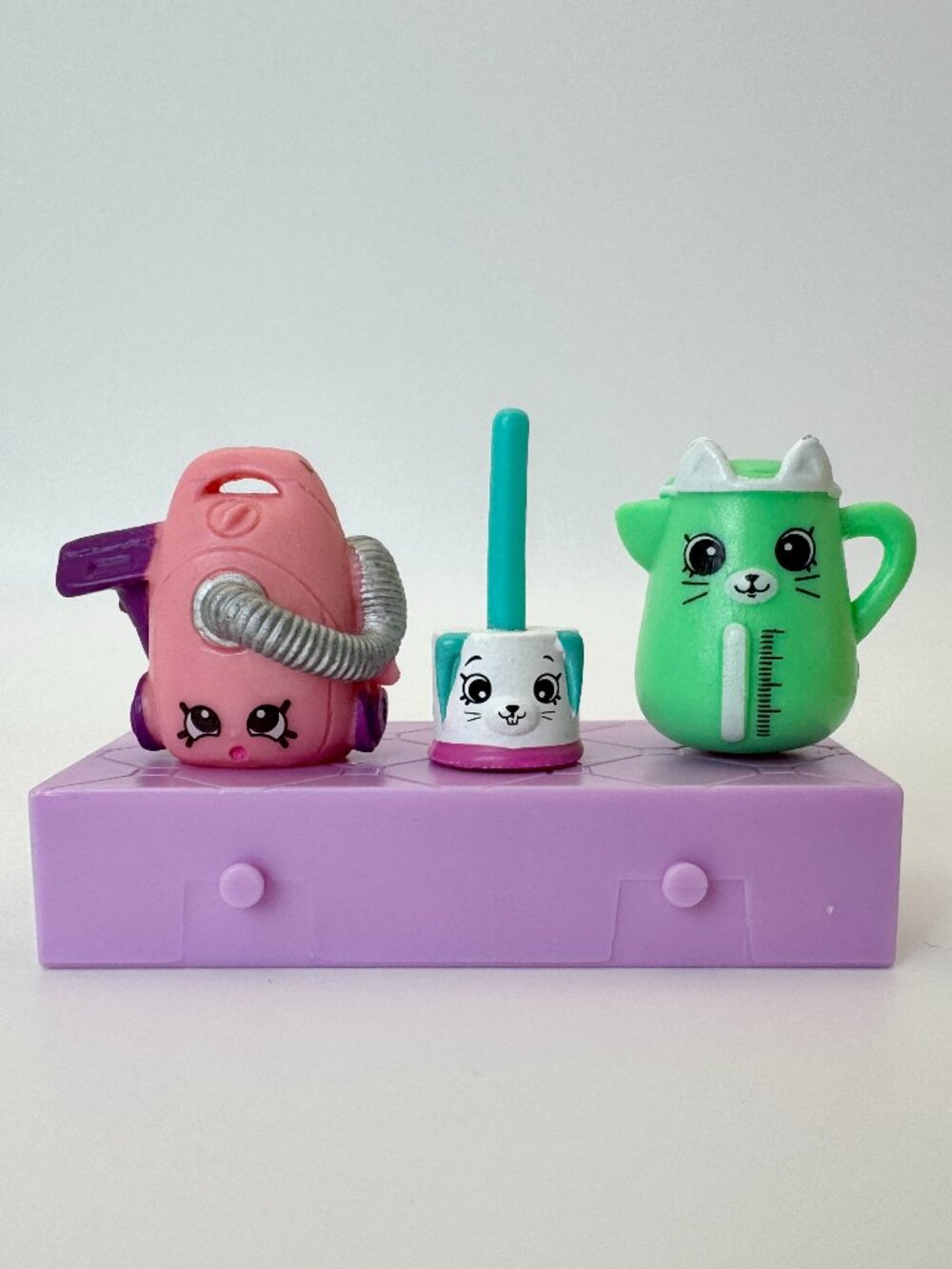 Shopkins Lot (4) VICKY VAC TOILET PAPER HOLDER KETTLE Kitchen EXTENDER Loose